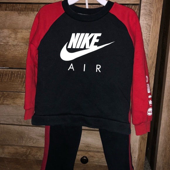 youth nike jogging suit